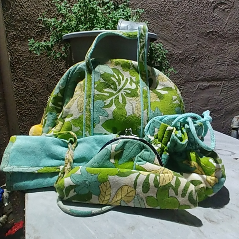Full Purse Set w/ Hawaiian Floral Design